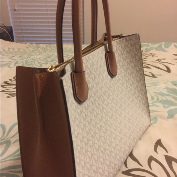 Michael Kors handbag - Picture 3 of 11